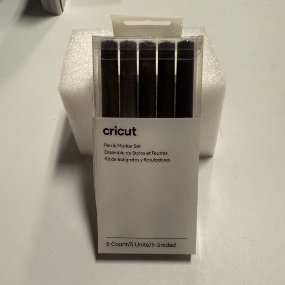 Cricut 5pc Black Calligraphy Variety Pen Set - Picture 2 of 13